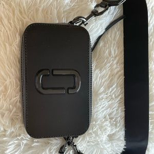 Marc Jacob’s snapshot bag all black